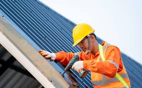 Best Emergency Roof Repair Services  in Lindenhurst, NY